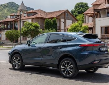 Toyota Venza 2022 — photo 2