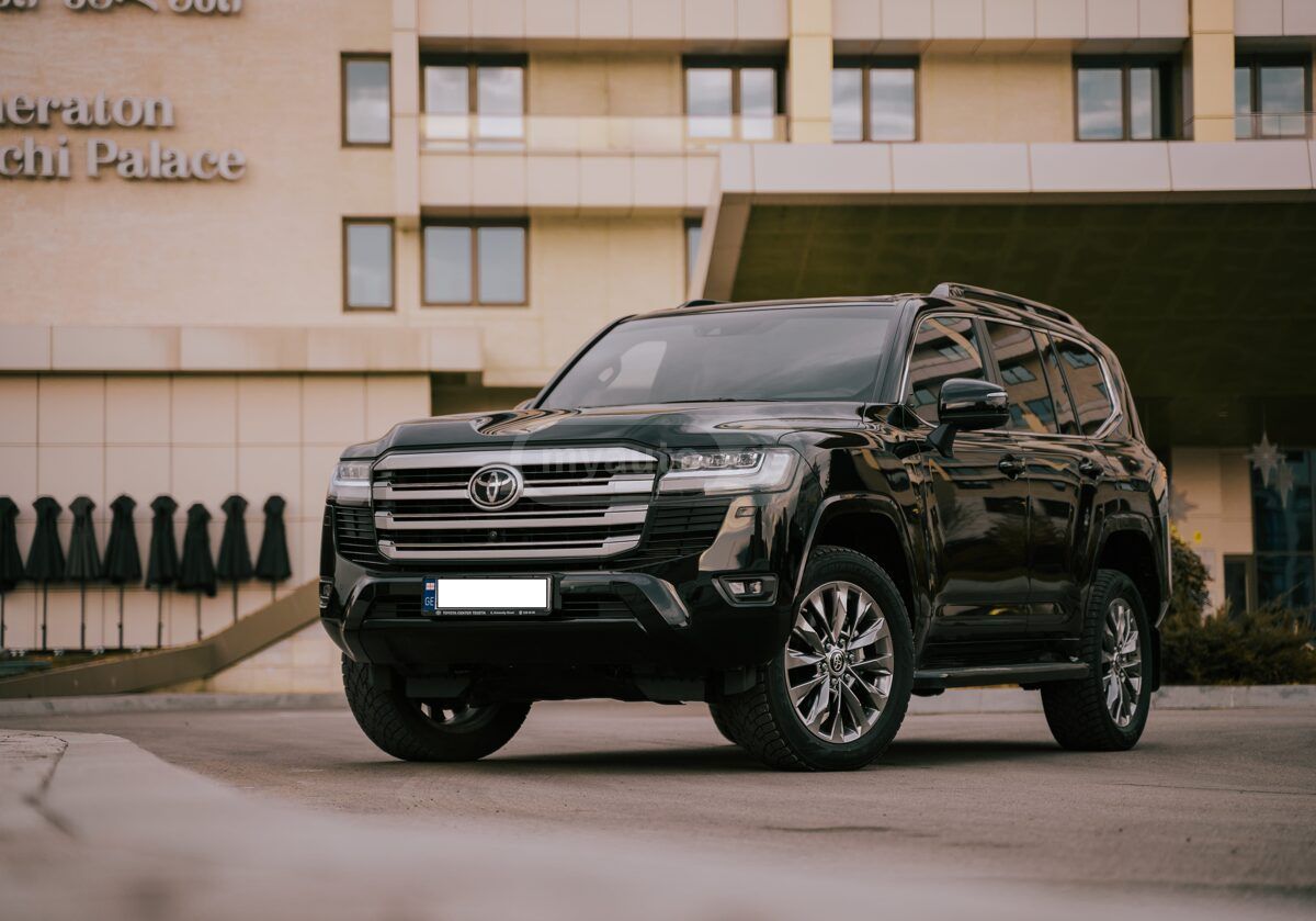 Toyota Land Cruiser 2023 — photo 2