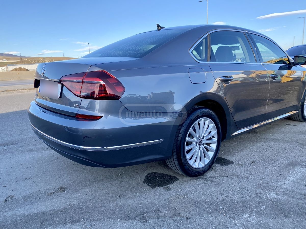 Volkswagen Passat 2018 — photo 2