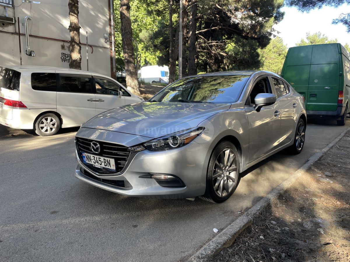 Mazda Mazda3 2018 — photo 2