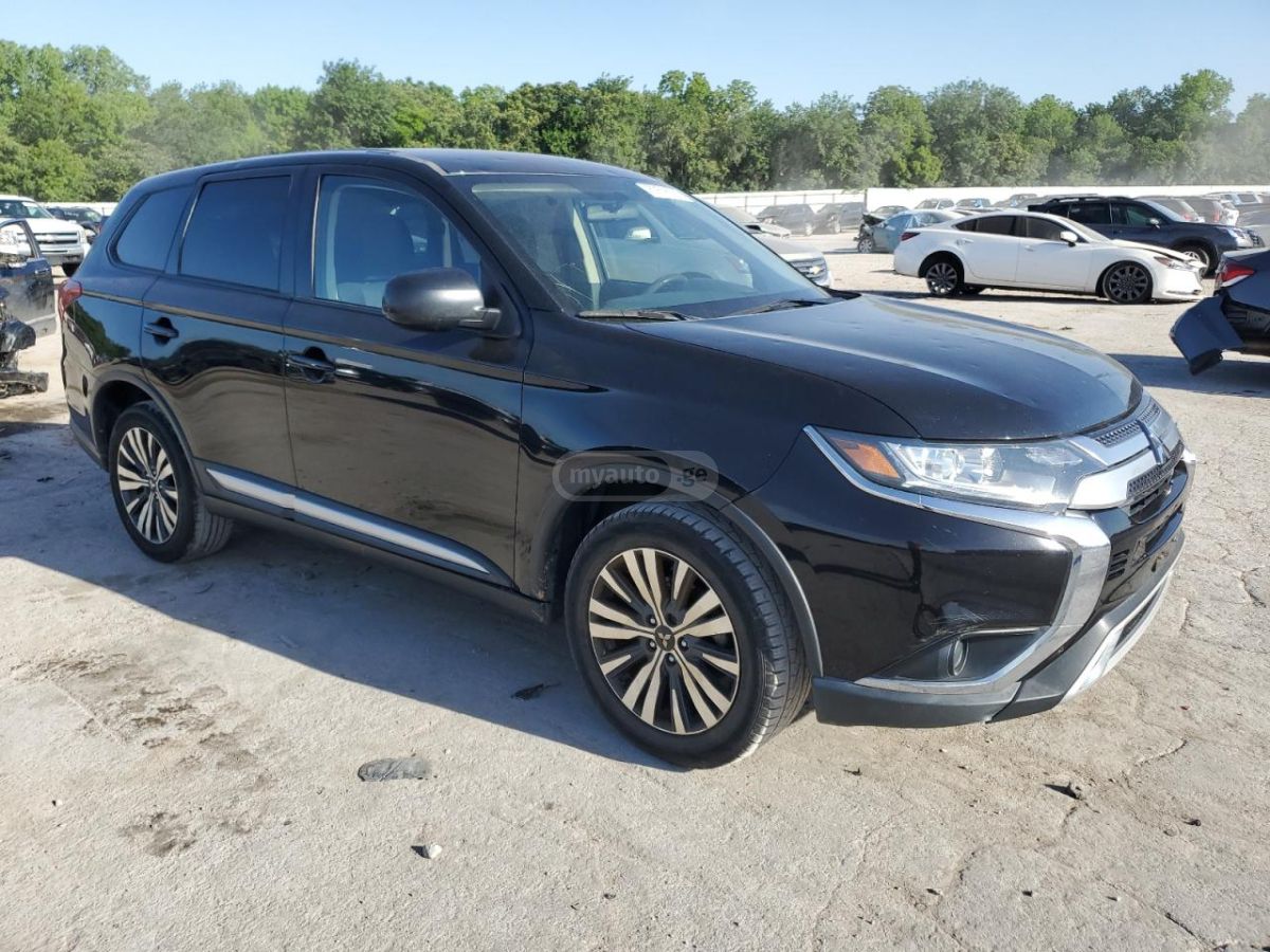 Mitsubishi Outlander 2020 — photo 2