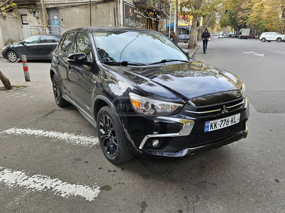 Mitsubishi Outlander Sport 2017 — photo 2