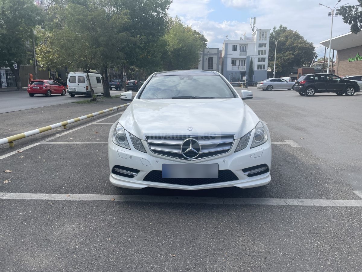Mercedes-Benz E 350 2012 — photo 2
