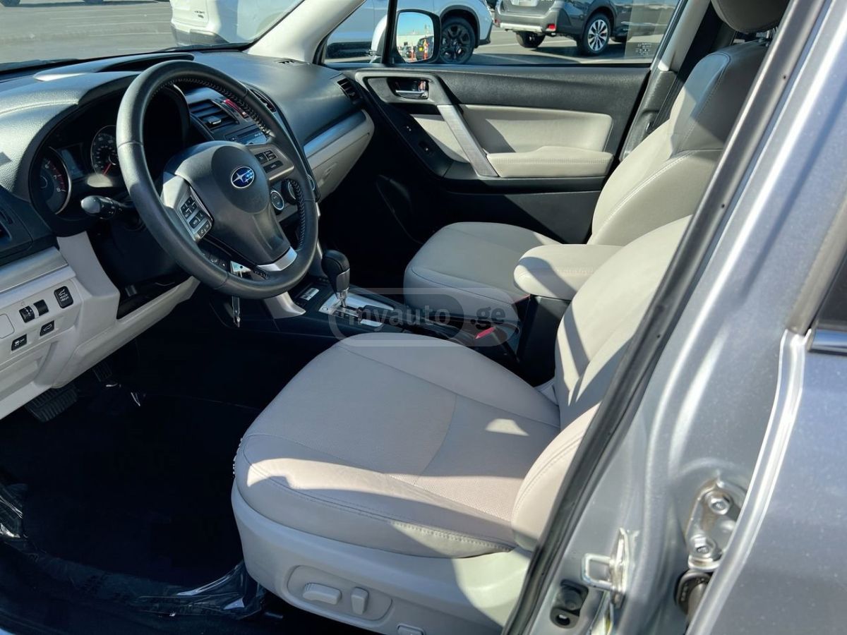 Subaru Forester 2015 — photo 2