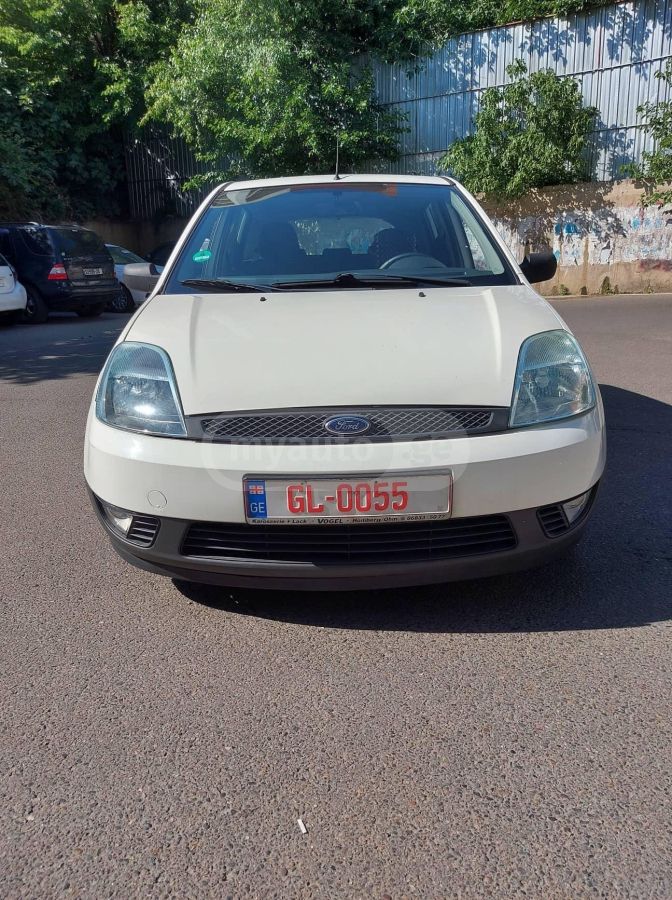 Ford Fiesta 2004 — photo 2