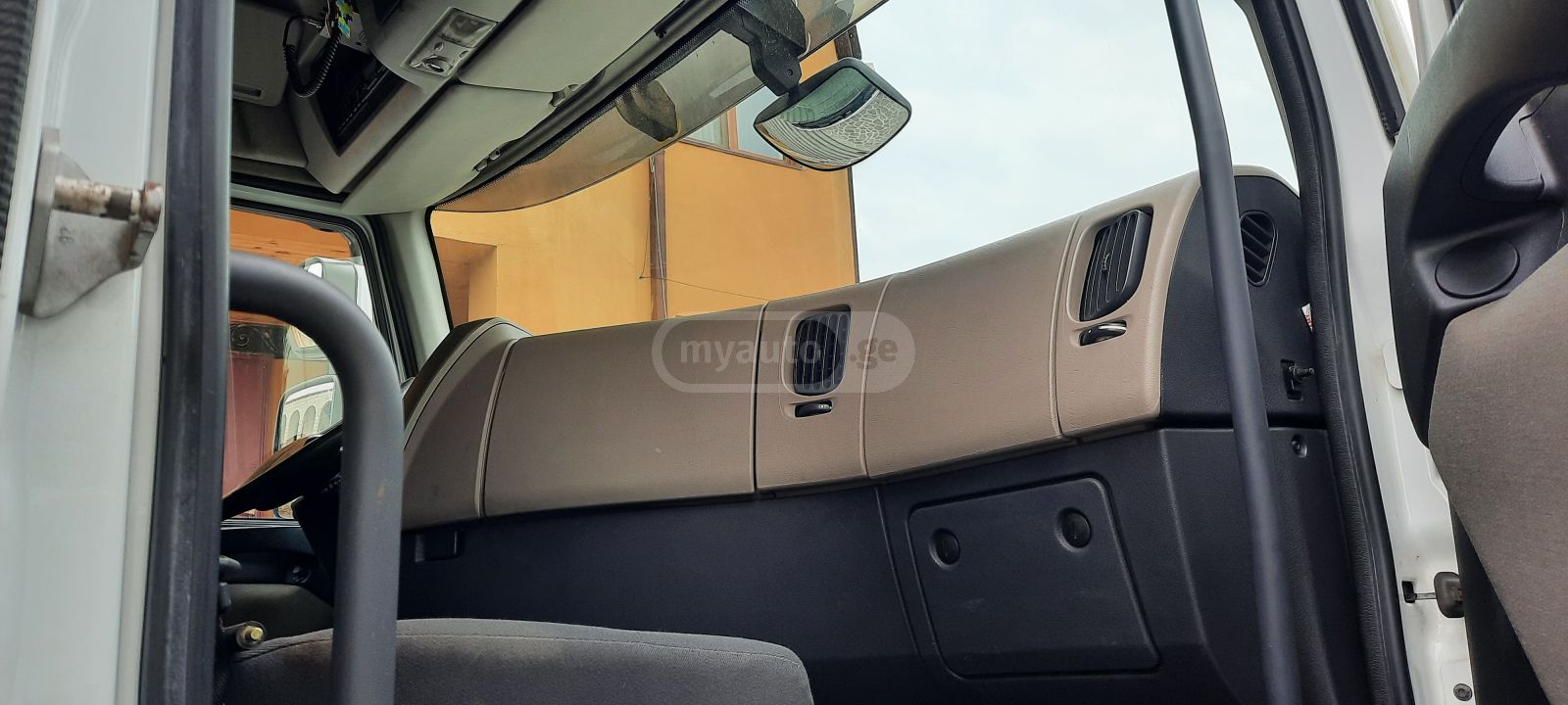 Renault Premium 2011 — photo 2