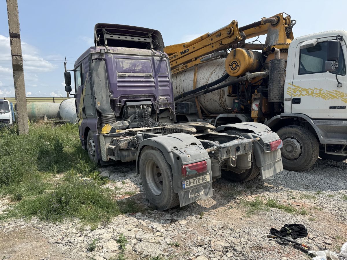 Isuzu TGA 2004 — photo 2