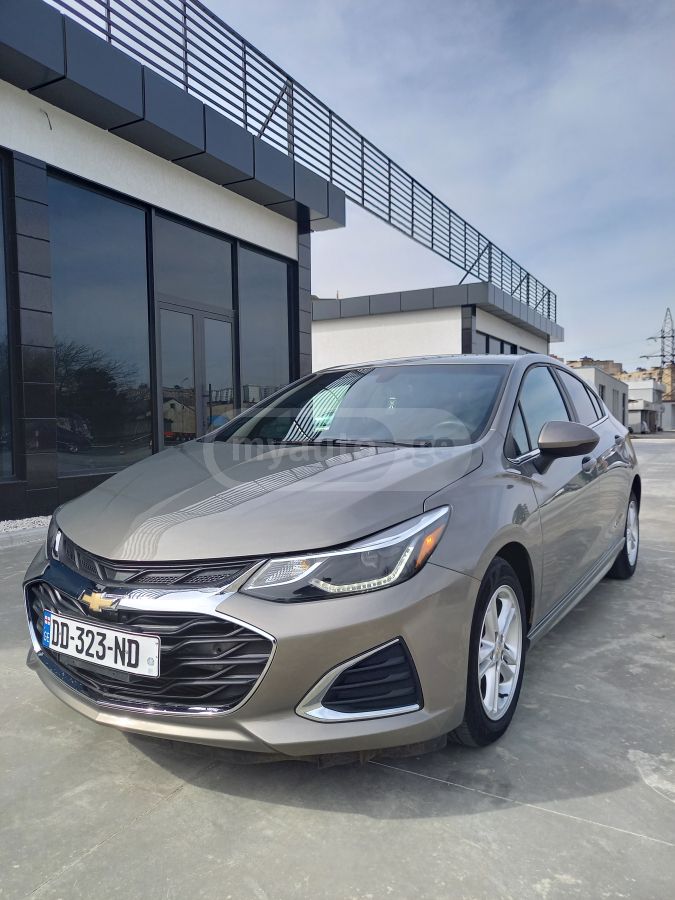 Chevrolet Cruze 2018 — photo 2