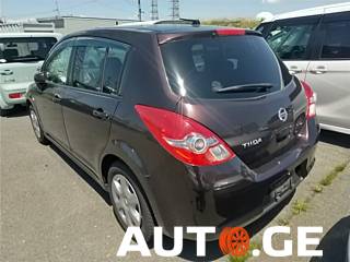 Nissan Tiida 2010 — photo 2