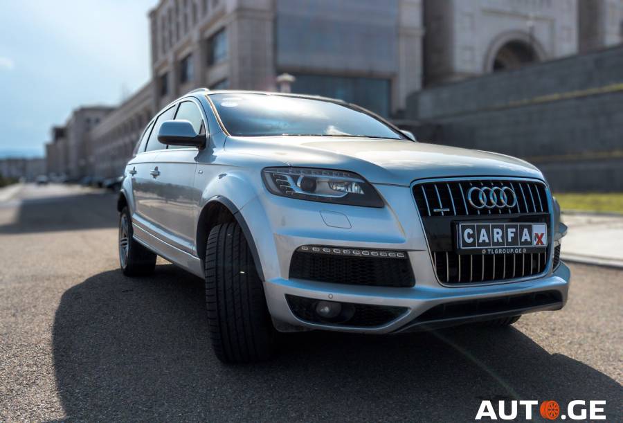 Audi Q7 2011 — photo 2