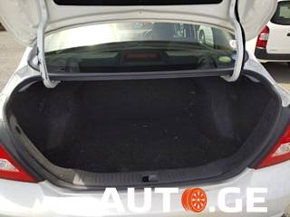 Nissan Tiida 2011 — photo 2