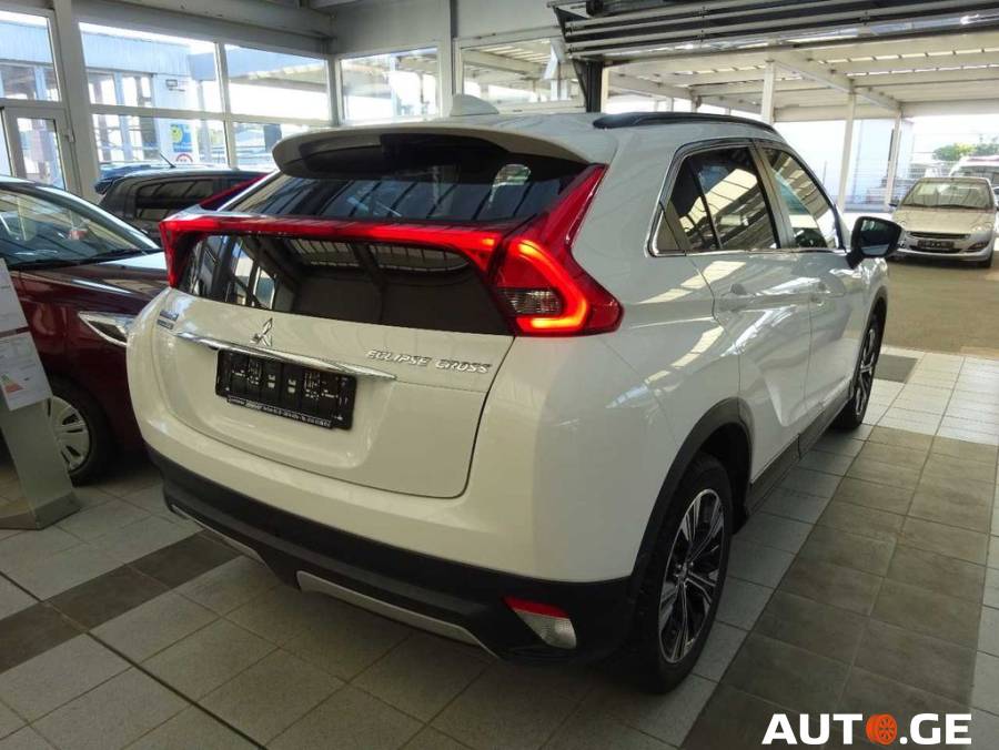 Mitsubishi Eclipse 2019 — photo 2