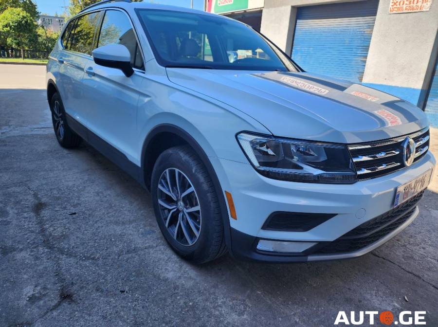 Volkswagen Tiguan 2019 — photo 2
