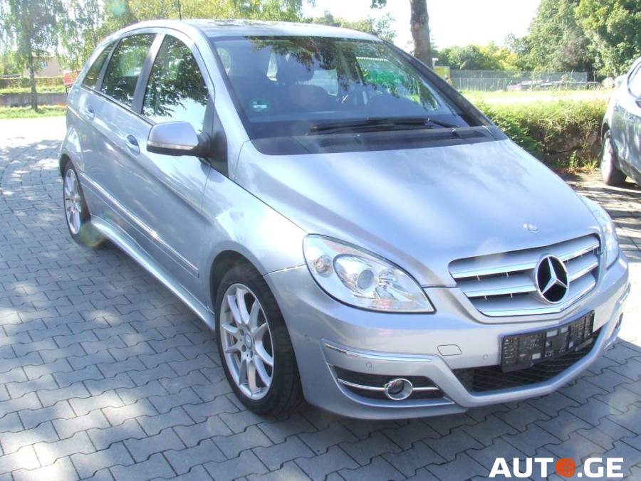 Mercedes-Benz B-200M