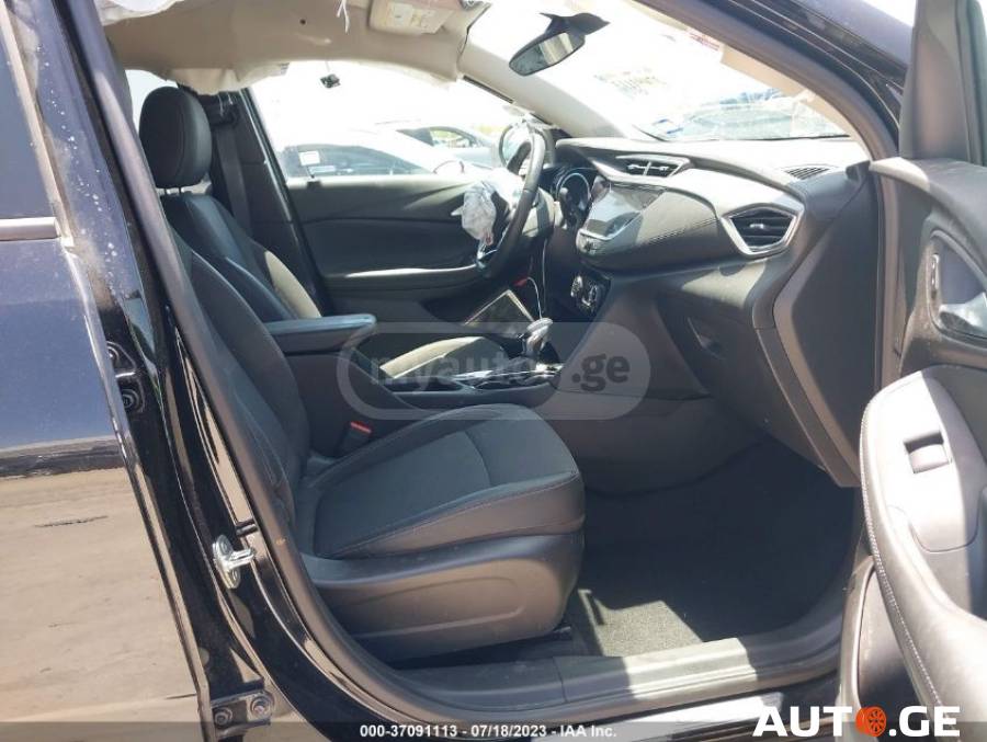 Buick Encore 2020 — photo 2