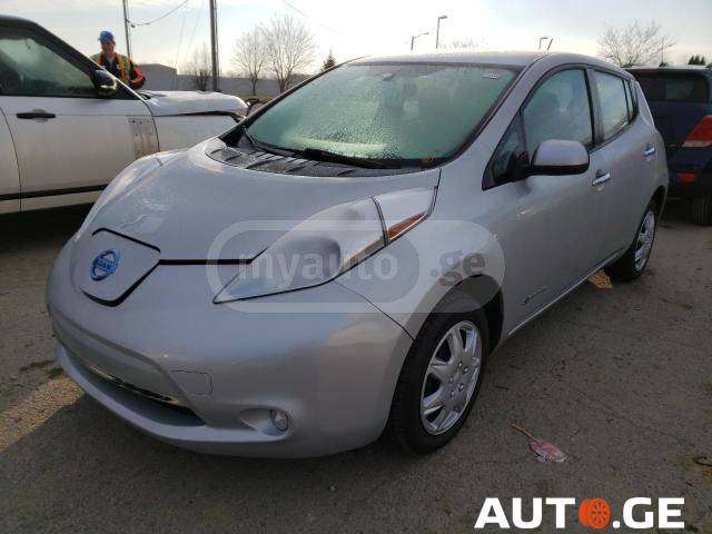Nissan Leaf 2015 — photo 2