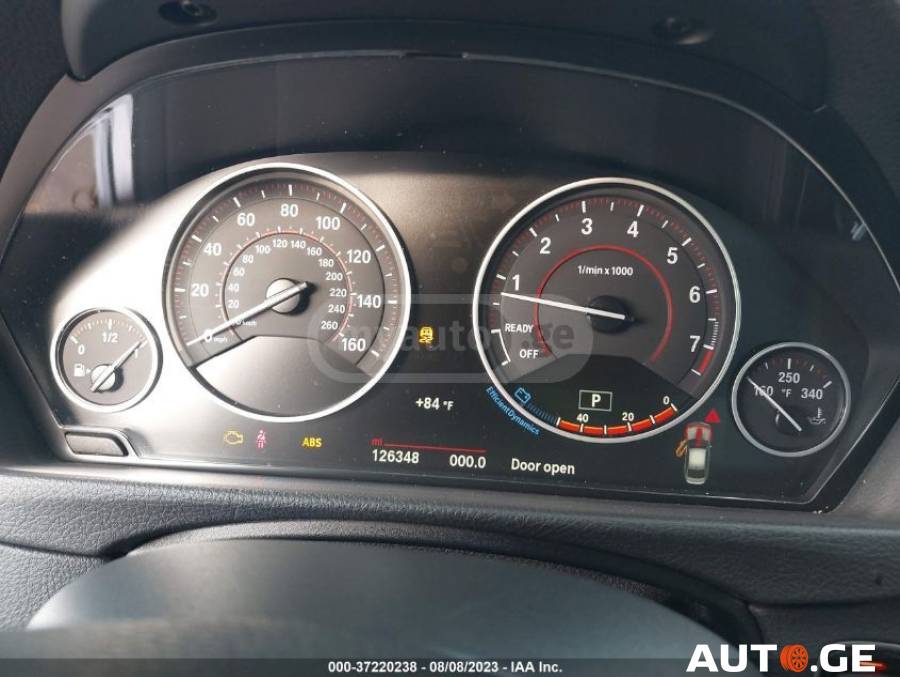 BMW 330 2017 — photo 2