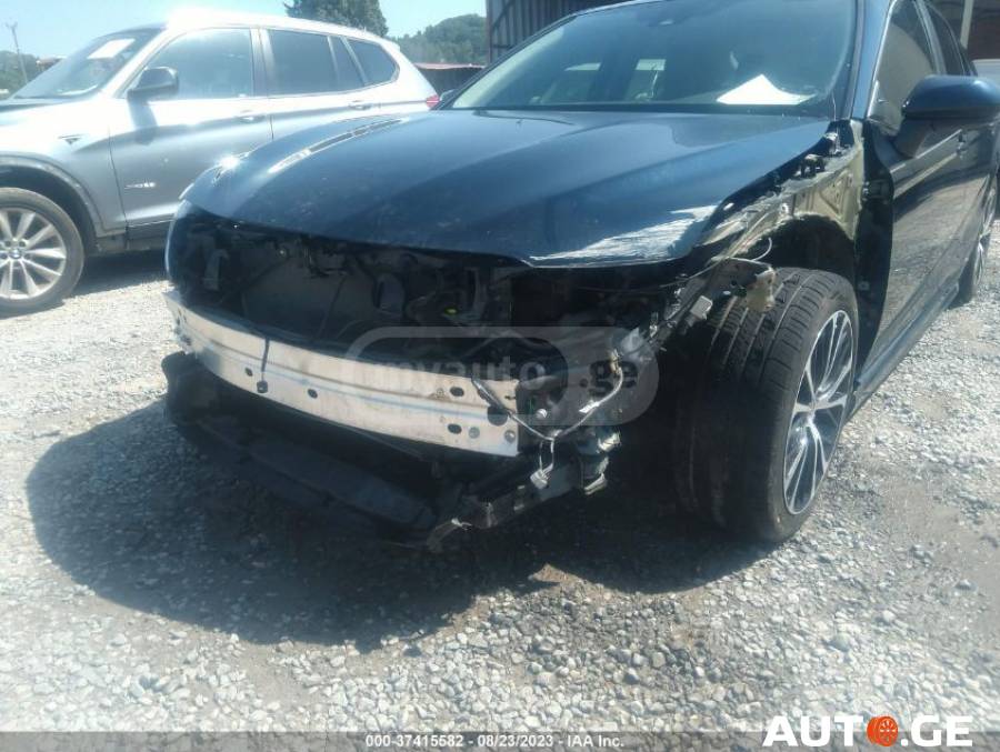 Toyota Camry 2019 — photo 2