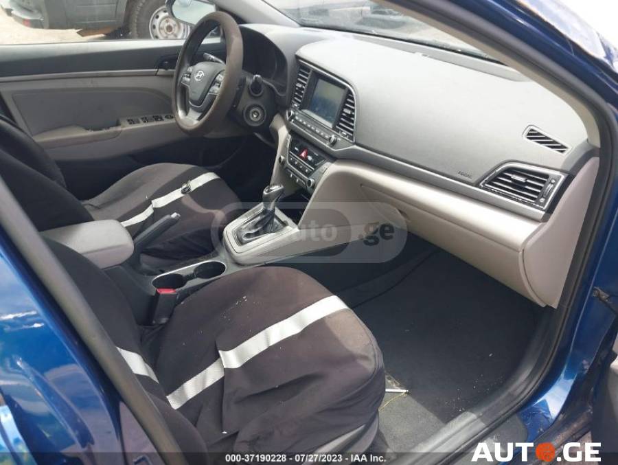 Hyundai Elantra 2017 — photo 2