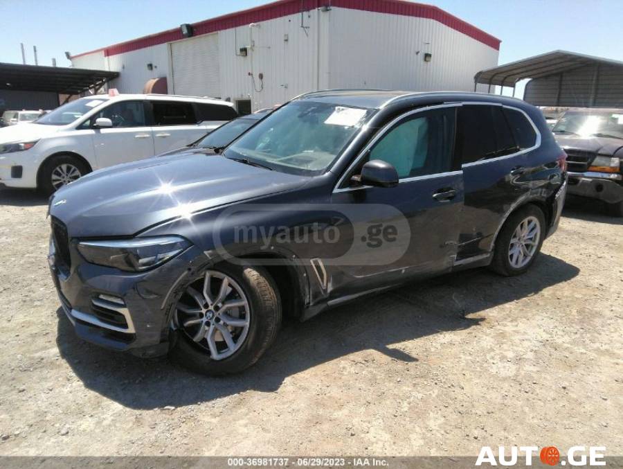 BMW X5 2019 — photo 2