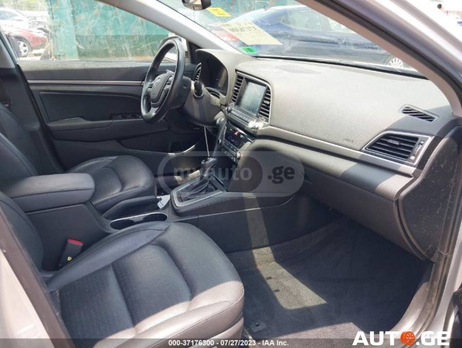 Hyundai Elantra 2017 — photo 2