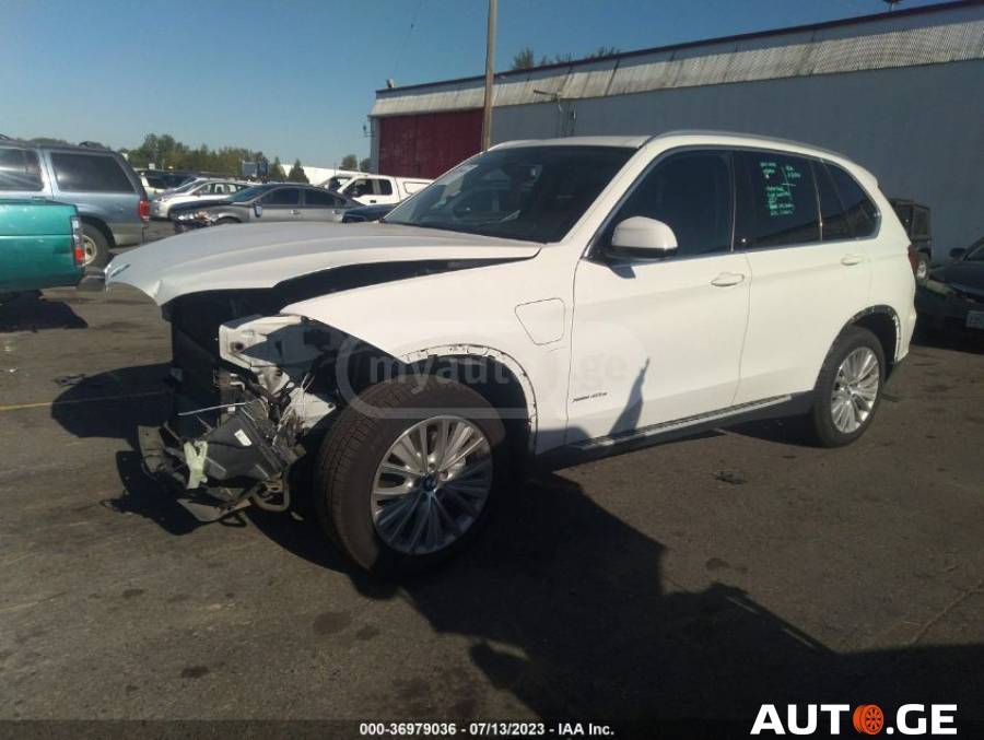 BMW X5 2016 — photo 2