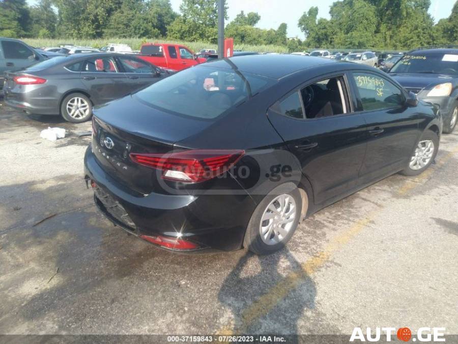 Hyundai Elantra 2019 — photo 2