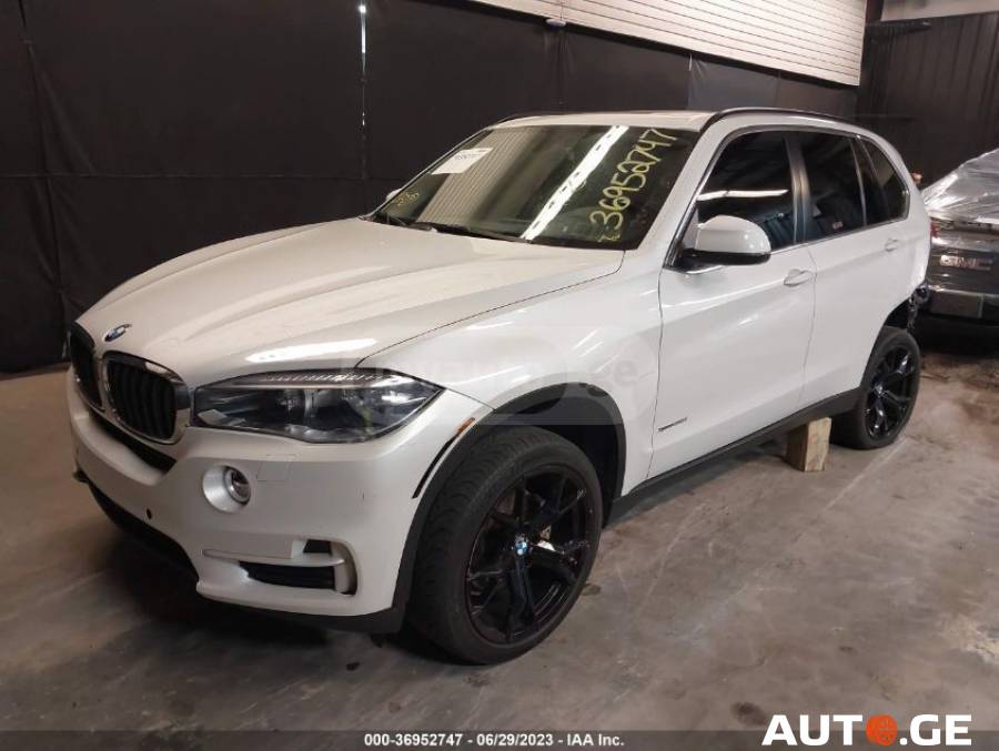 BMW X5 2016 — photo 2