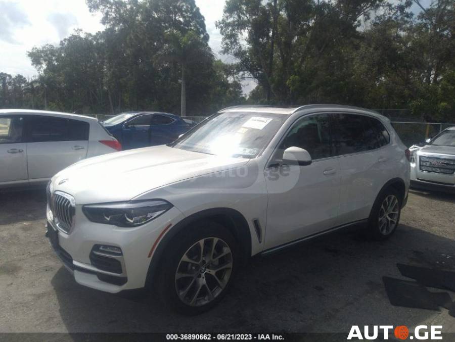 BMW X5 2019 — photo 2