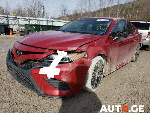 Toyota Camry 2019 — photo 2