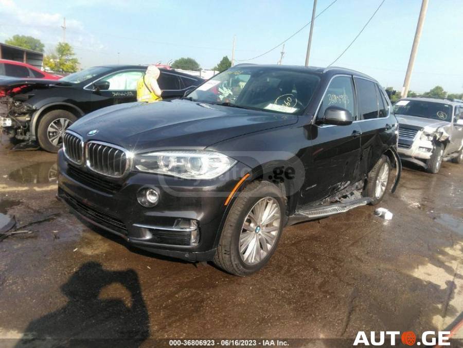 BMW X5 2016 — photo 2
