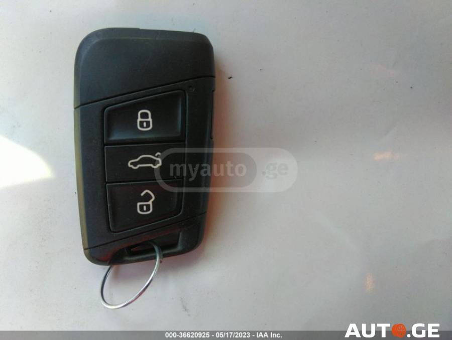 Volkswagen Jetta 2019 — photo 2