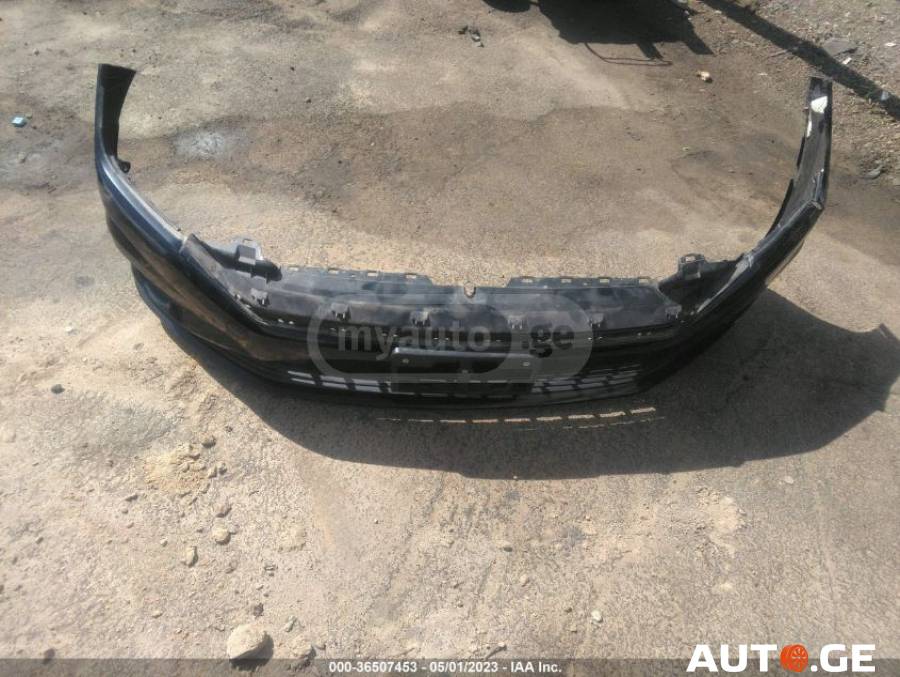 Volkswagen Jetta 2019 — photo 2