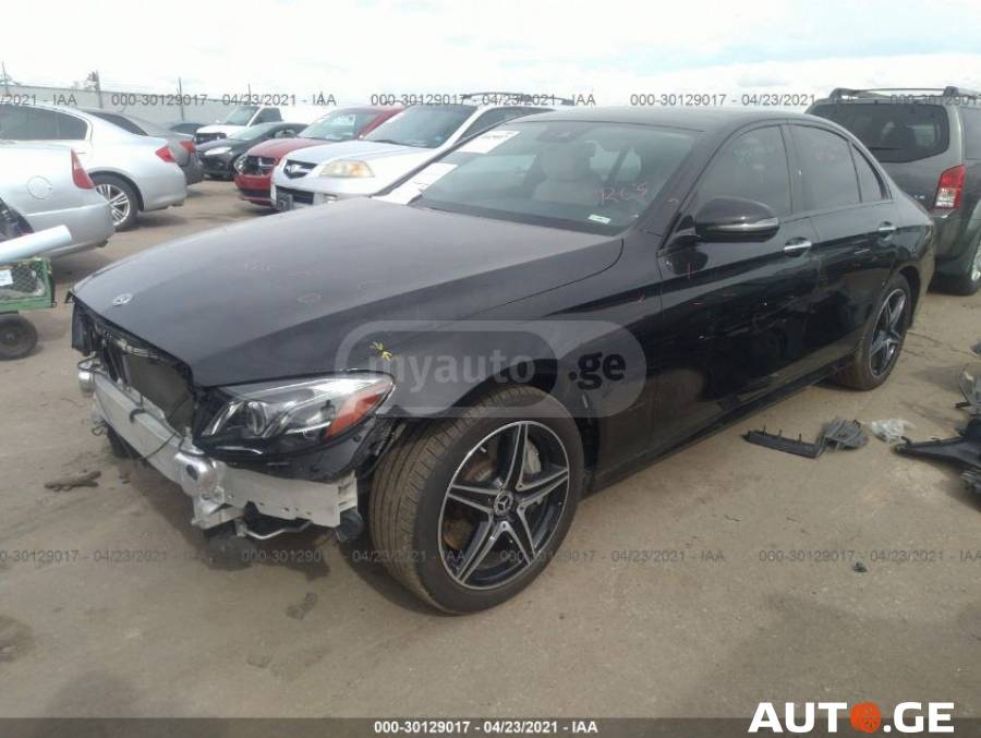Mercedes-Benz E-300C 2018 — photo 2