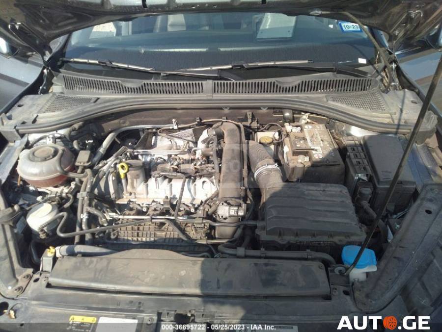 Volkswagen Jetta 2019 — photo 2