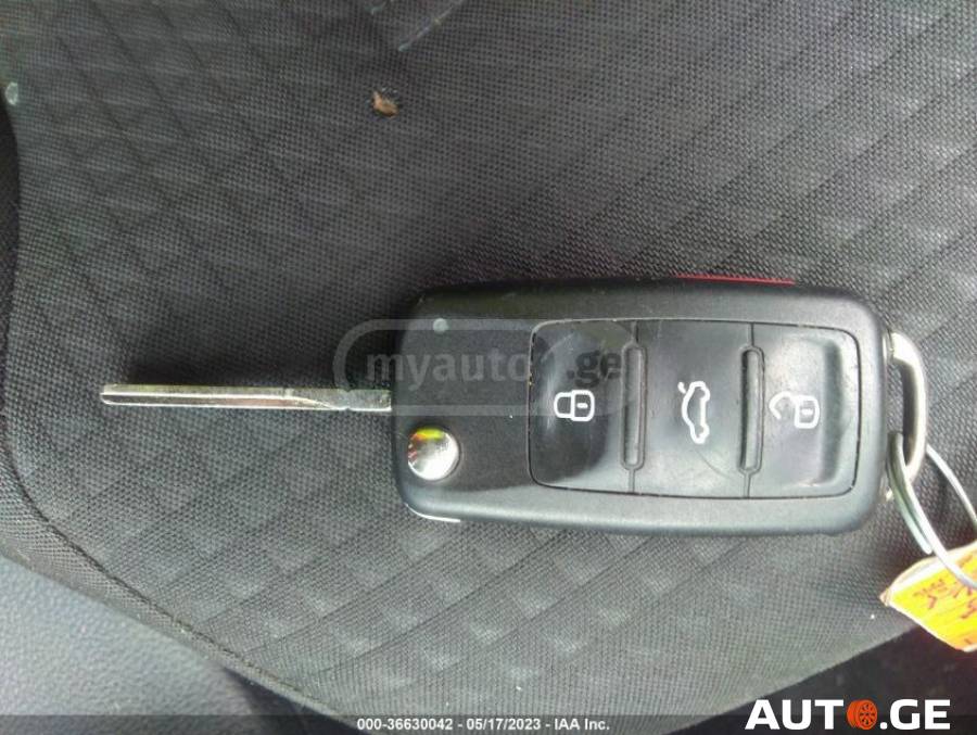 Volkswagen Jetta 2016 — photo 2