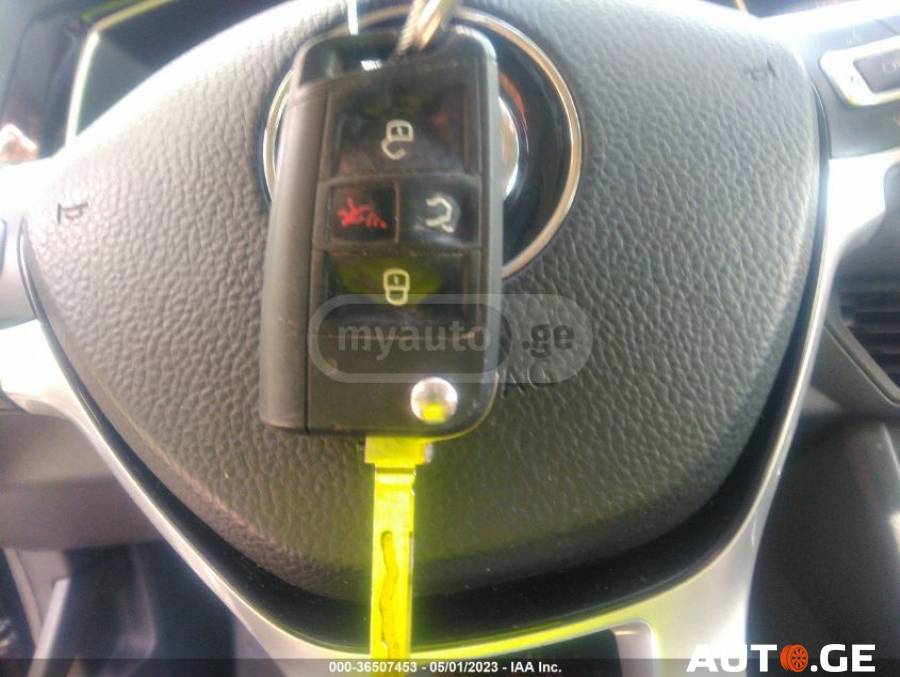 Volkswagen Jetta 2019 — photo 2