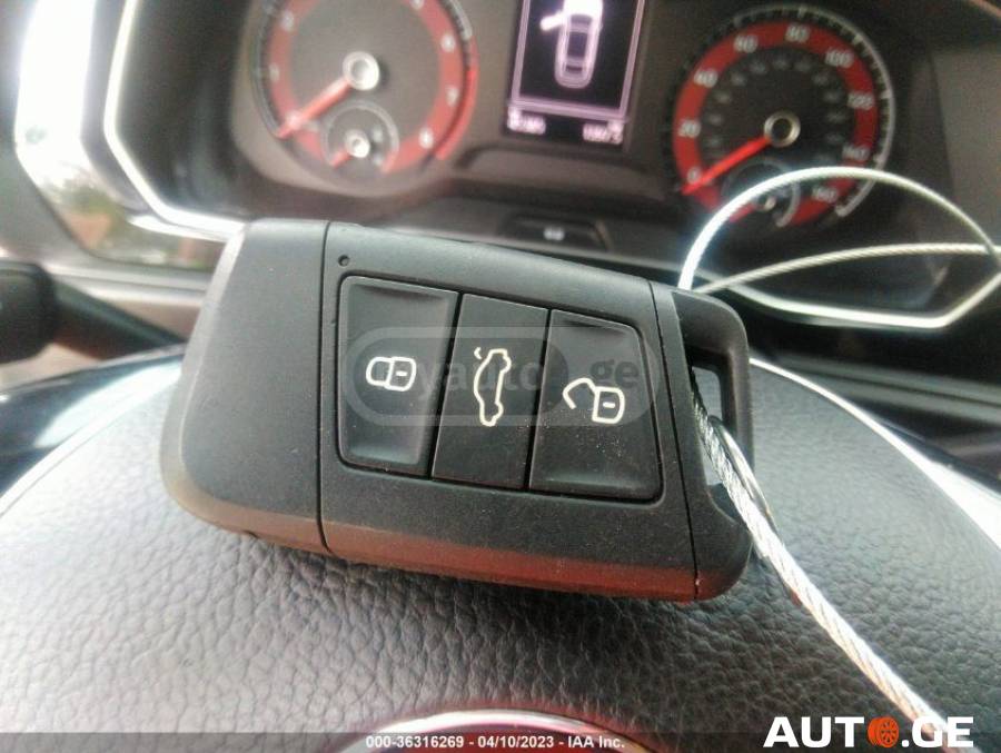 Volkswagen Jetta 2020 — photo 2