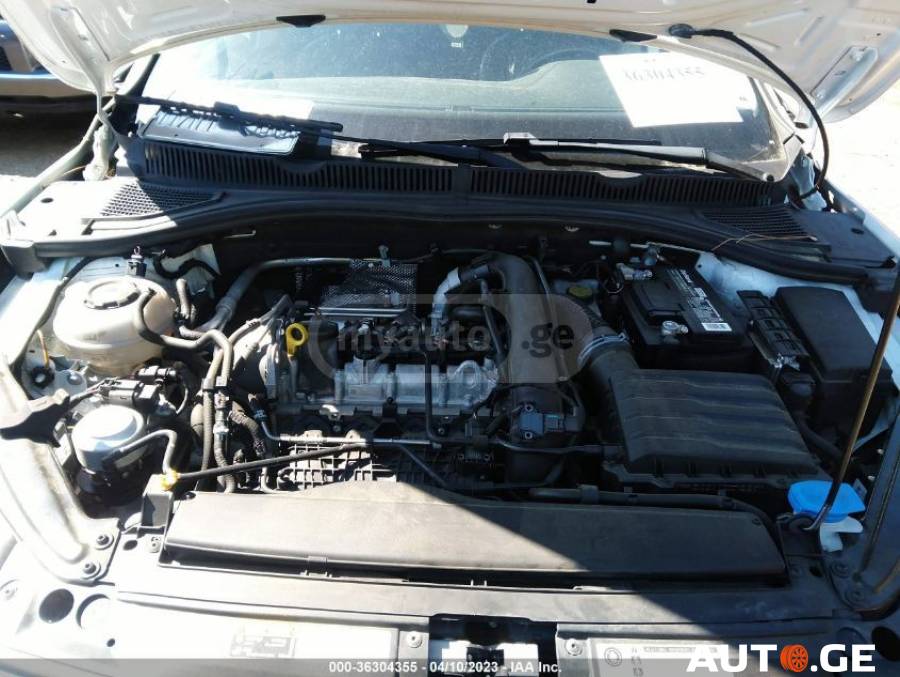 Volkswagen Jetta 2019 — photo 2