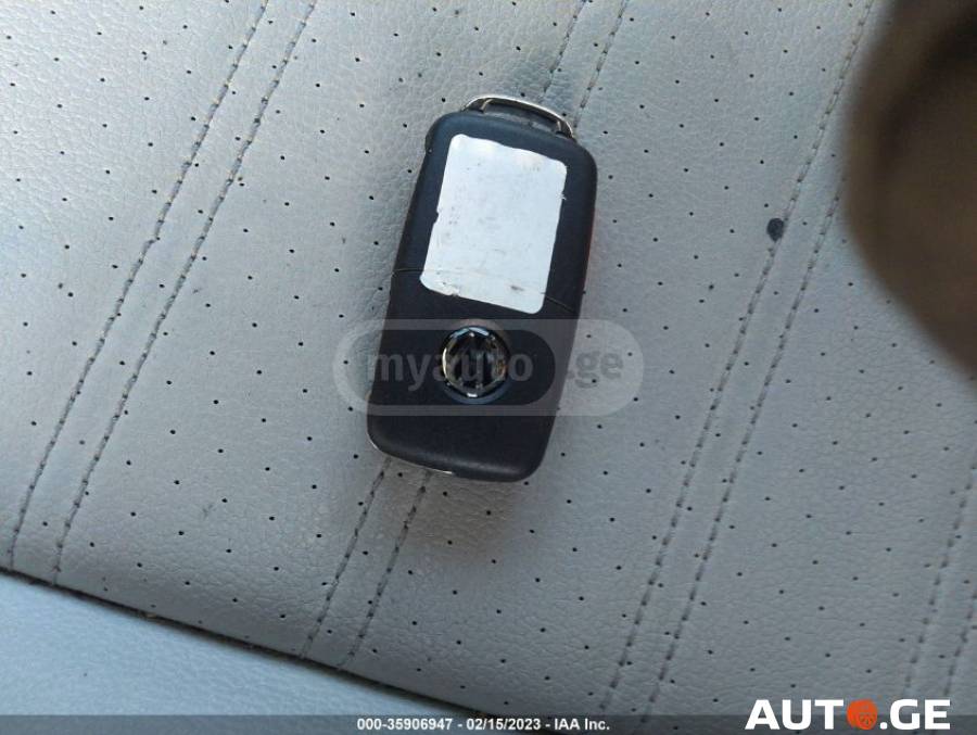 Volkswagen Jetta 2016 — photo 2