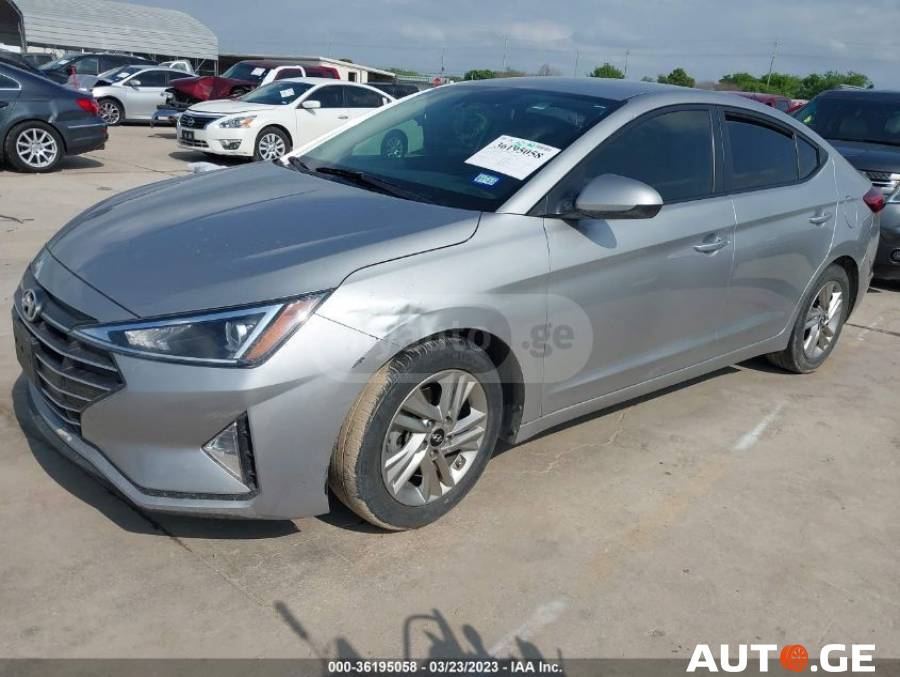 Hyundai Elantra 2020 — photo 2
