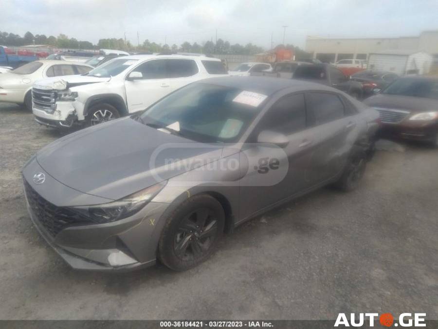 Hyundai Elantra 2022 — photo 2