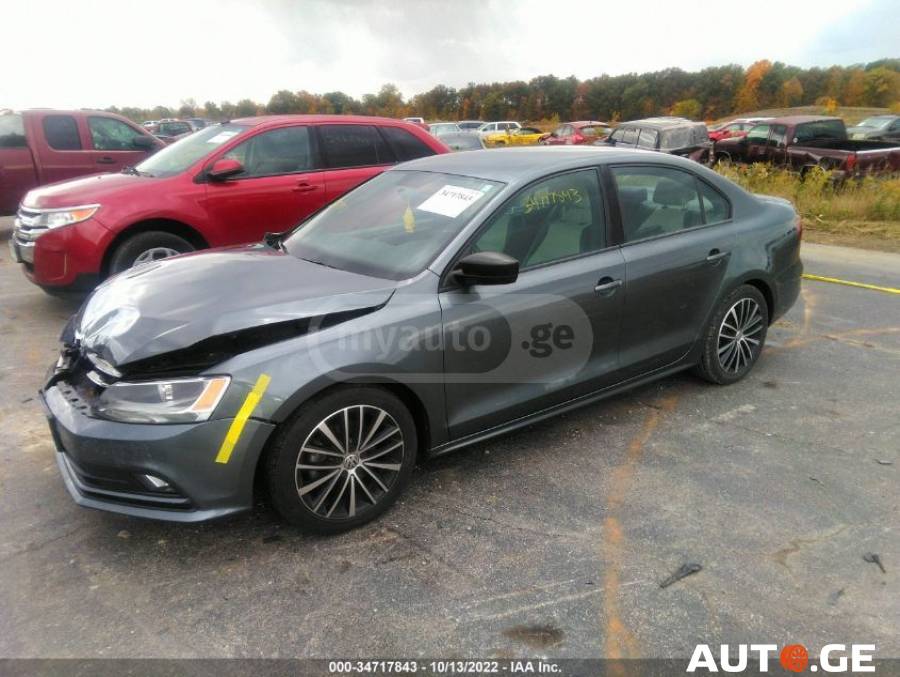 Volkswagen Jetta 2016 — photo 2