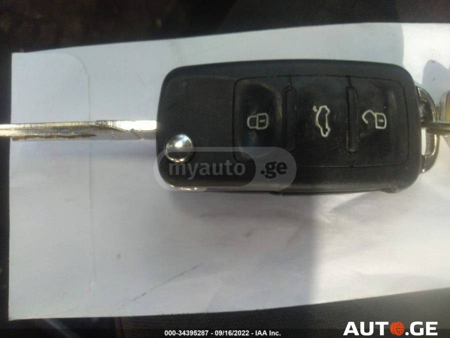 Volkswagen Jetta 2016 — photo 2