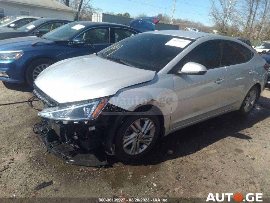 Hyundai Elantra 2019 — photo 2