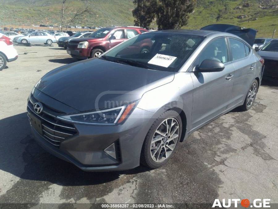 Hyundai Elantra 2019 — photo 2