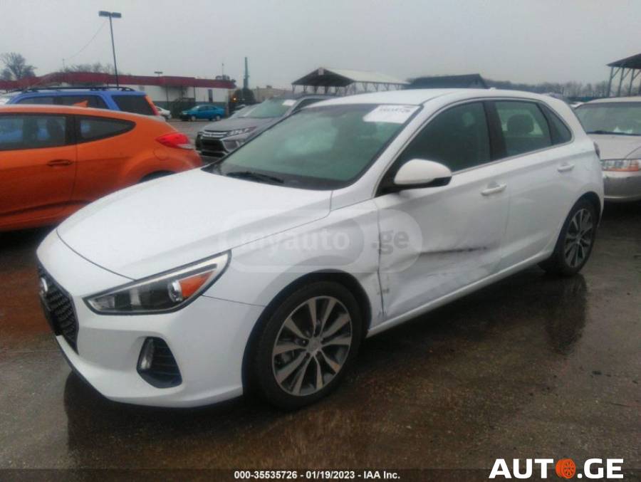 Hyundai Elantra GT 2019 — photo 2