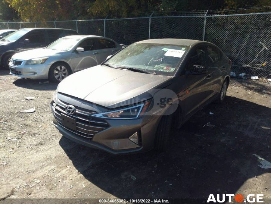Hyundai Elantra 2019 — photo 2