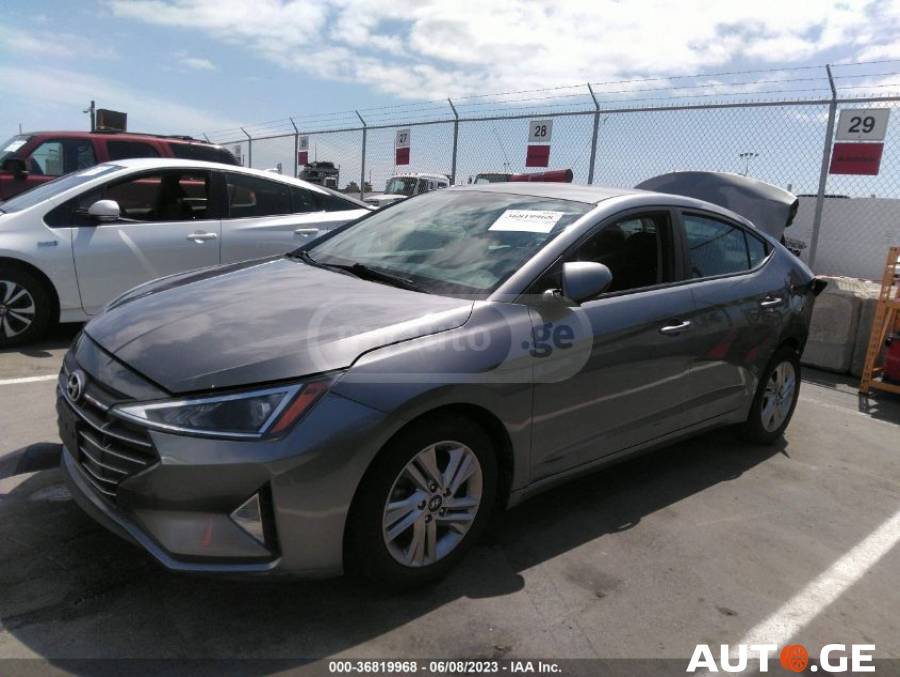 Hyundai Elantra 2020 — photo 2