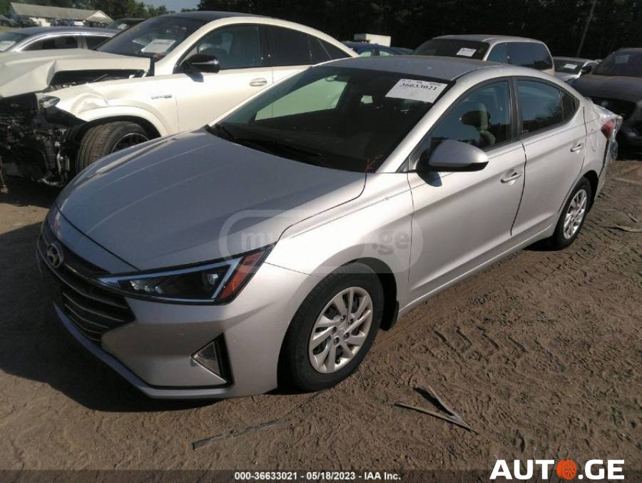 Hyundai Elantra 2019 — photo 2